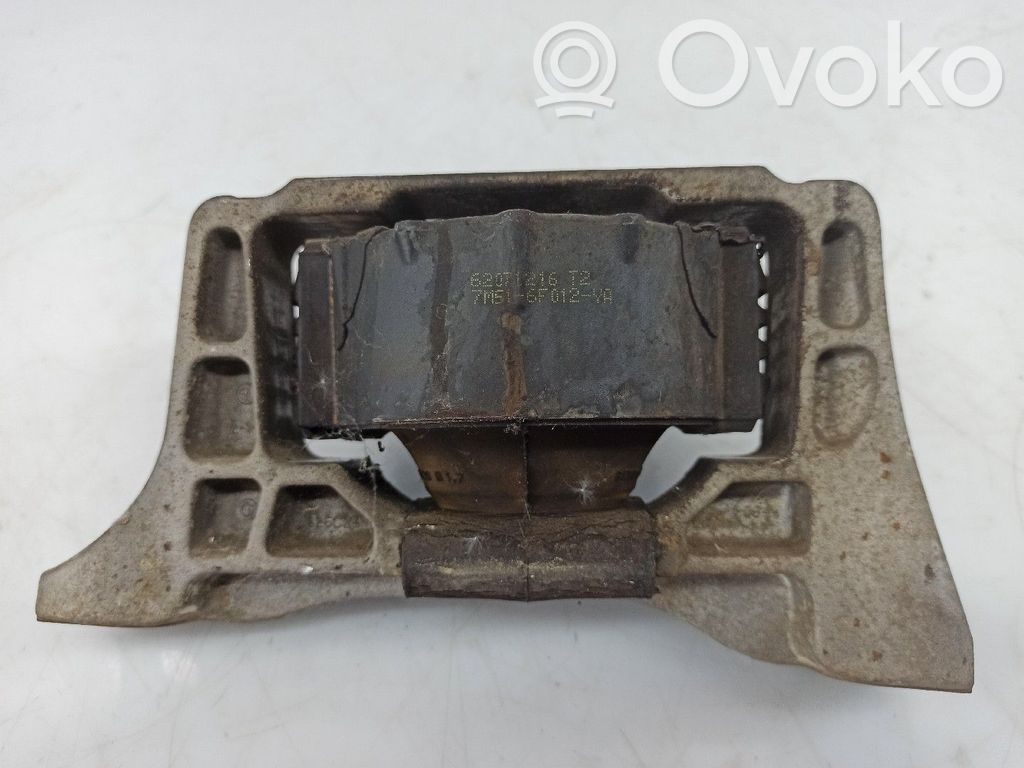 Moottorin kiinnikekorvake   7M516F012YA