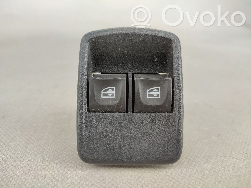 Dacia Sandero Interruttore di controllo dell’alzacristalli elettrico 