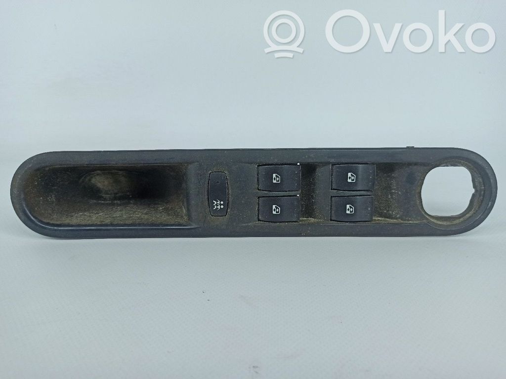 Interruptor del elevalunas eléctrico   8200250481