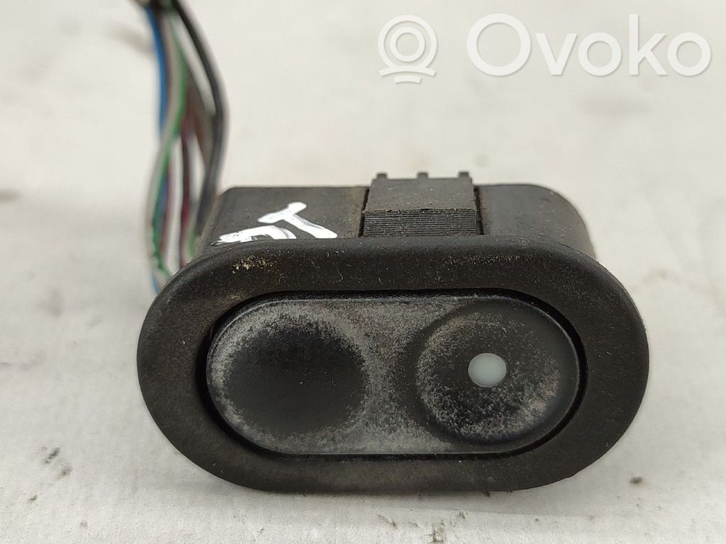 Interruptor del elevalunas eléctrico   90389337,03720103