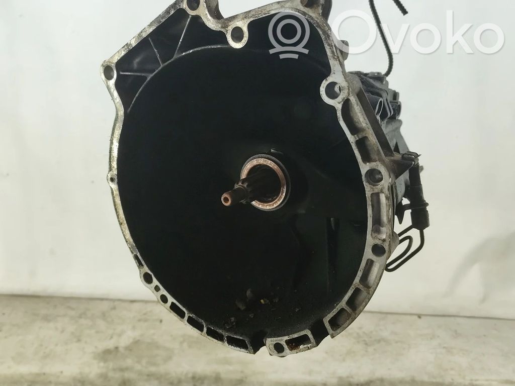 Manual 5 speed gearbox   AKZ