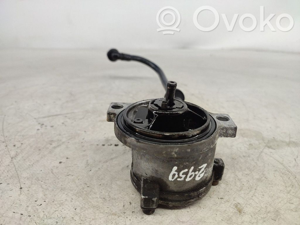 Opel Astra F Vacuum pump 
