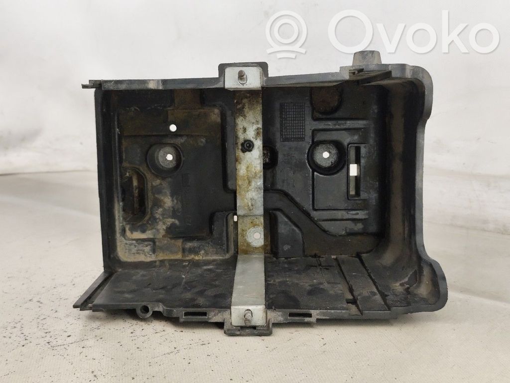 Base (soporte)   8V2110723