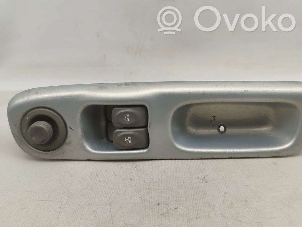 Electric window control switch   7700832376G
