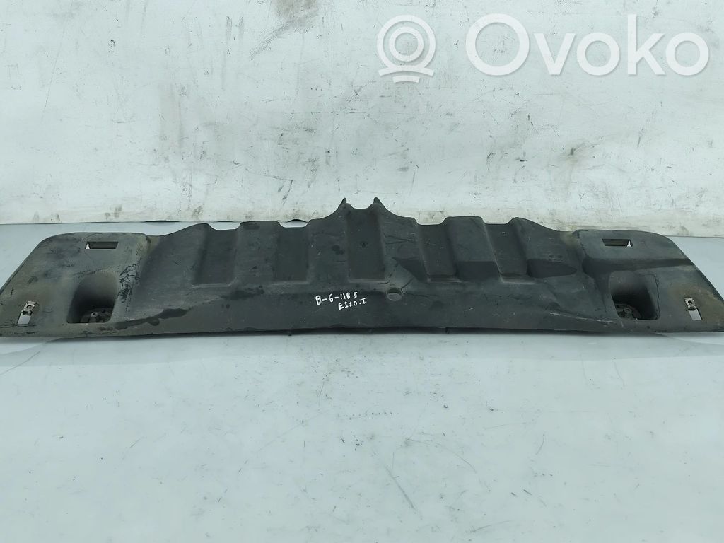 Volkswagen PASSAT B7 Capac/apărătoare față inferioară 