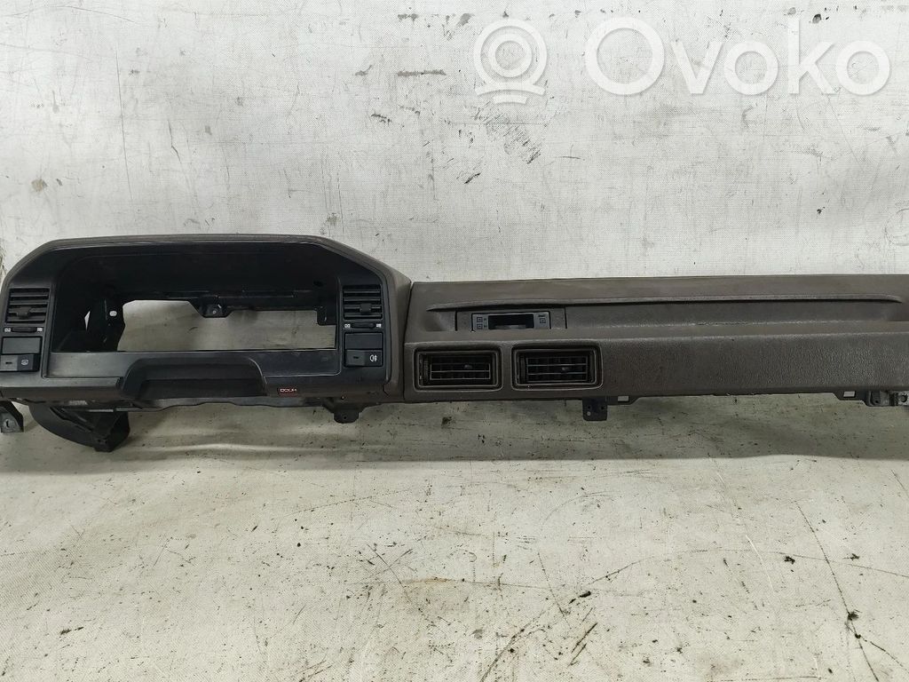 Toyota Corolla E80 Dashboard 