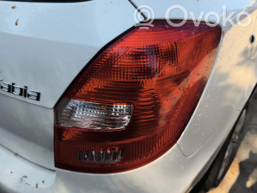 Skoda Fabia Mk2 (5J) Lampă spate în caroserie 