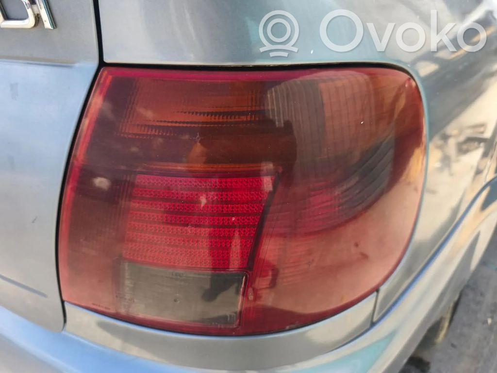 Audi A4 S4 B5 8D Feux arrière / postérieurs