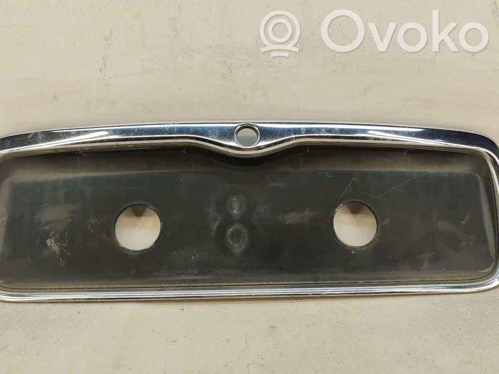 Šoninė apdaila (prie lango)   95ABA423A40AA,APOIOS,DANIFICADOS