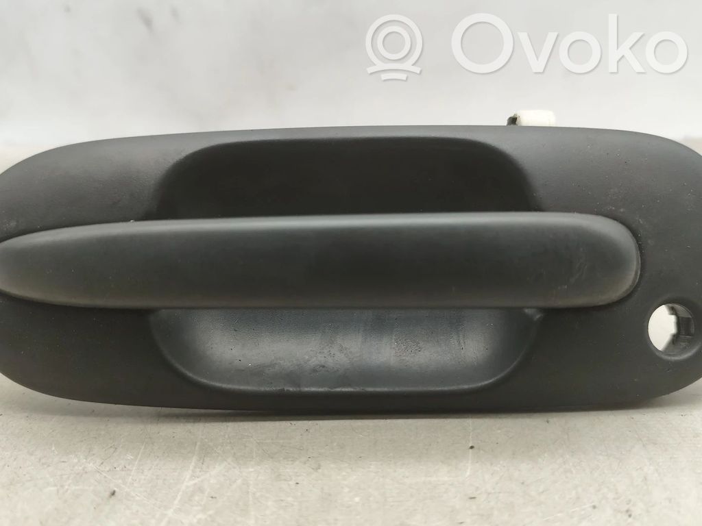 Manecilla externa puerta delantera