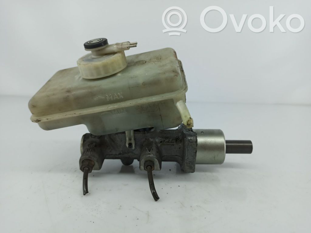 Master brake cylinder