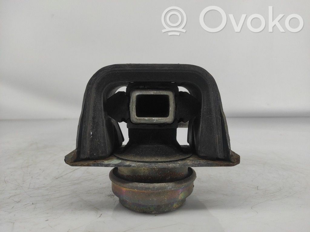 Engine mount bracket