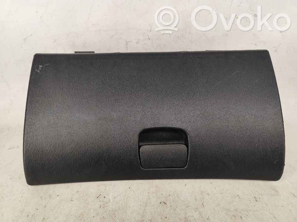 Guantera   845104A000