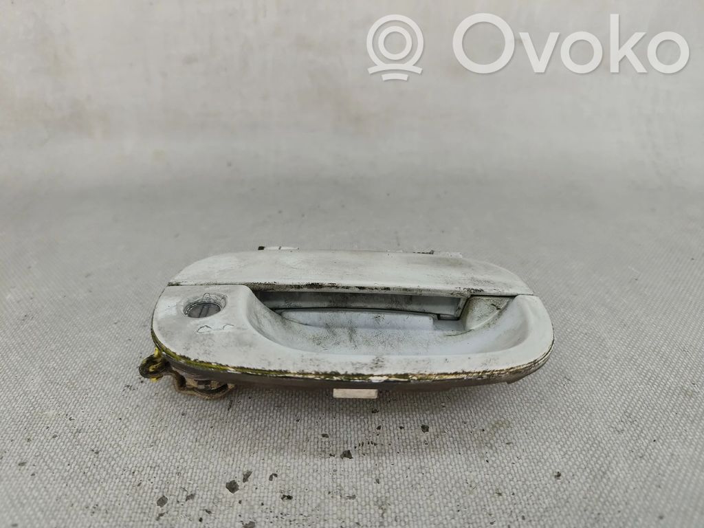 Manecilla externa puerta delantera   826604A000