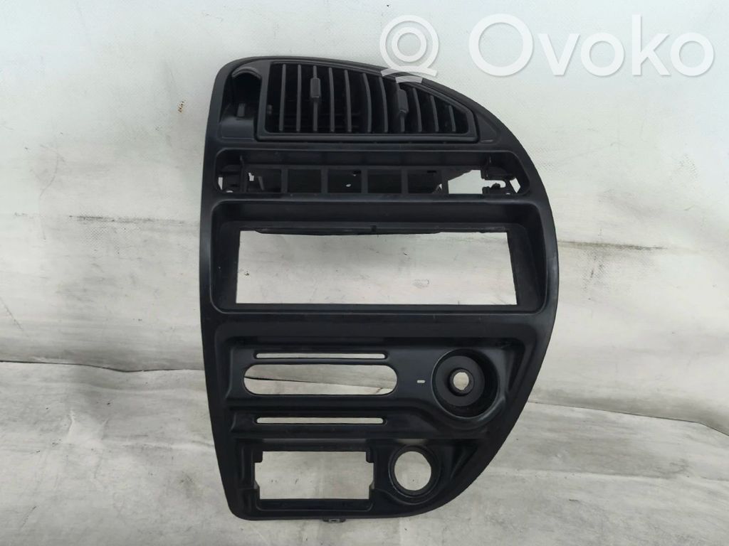 Citroen Saxo Dysze / Kratki środkowego nawiewu deski rozdzielczej 