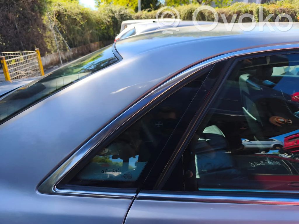 Audi A8 S8 D2 4D Vitre latérale arrière