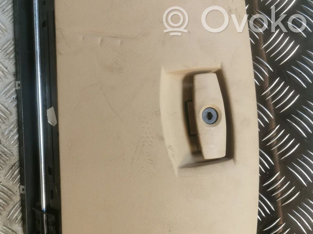BMW 5 E60 E61 Boite à gants 