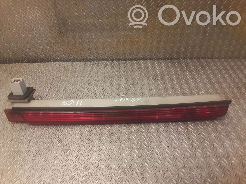 Mercedes-Benz E W211 Papildomas stop žibintas 