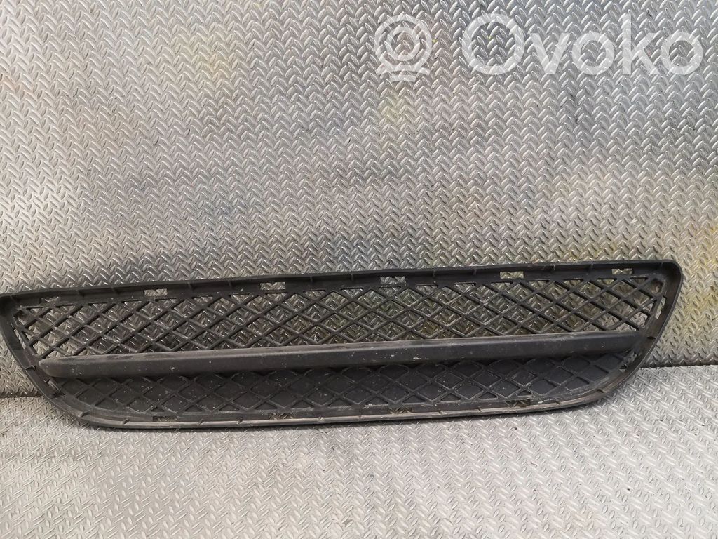 Rejilla delantera   7154555
