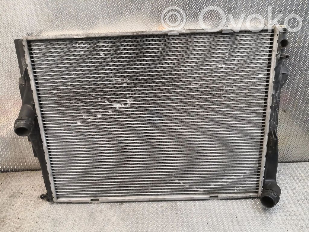 BMW 3 E90 E91 Coolant radiator 