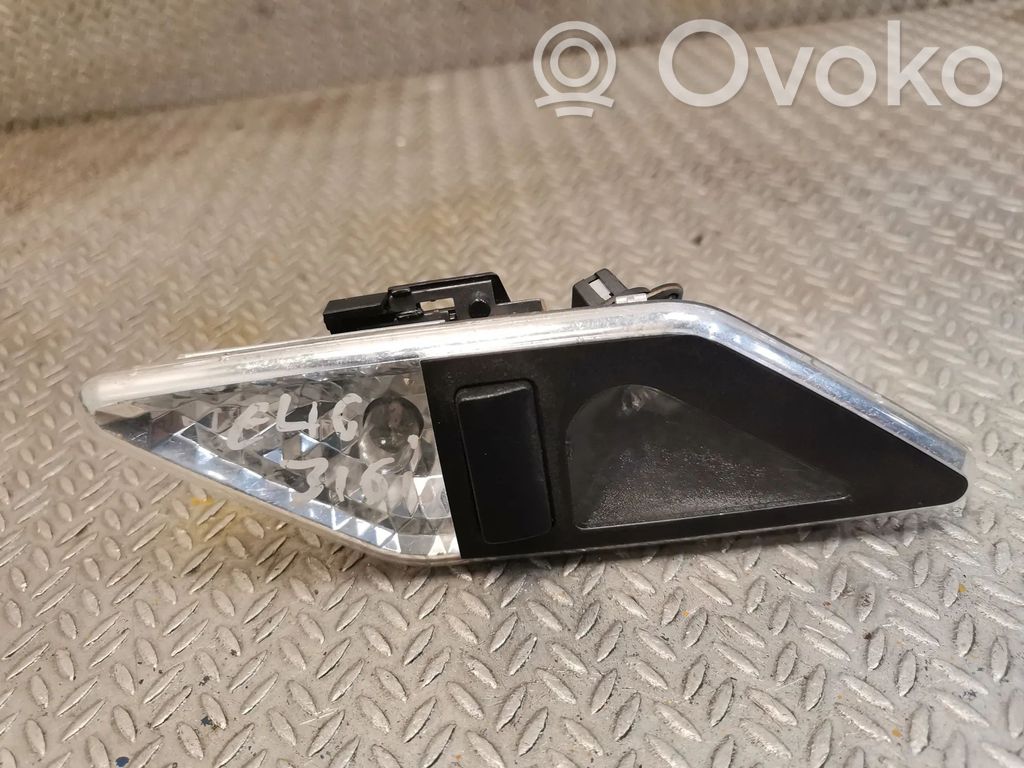Front seat light   8375585