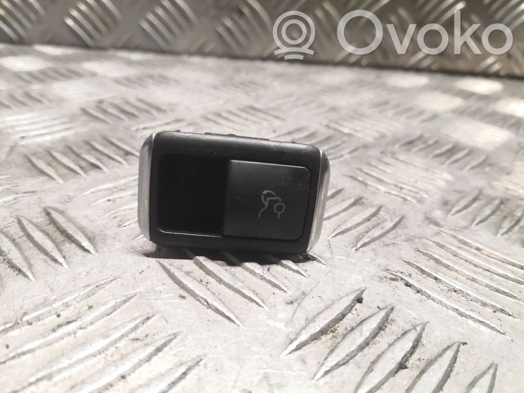 Mercedes-Benz E A207 Tailgate/boot open switch button 