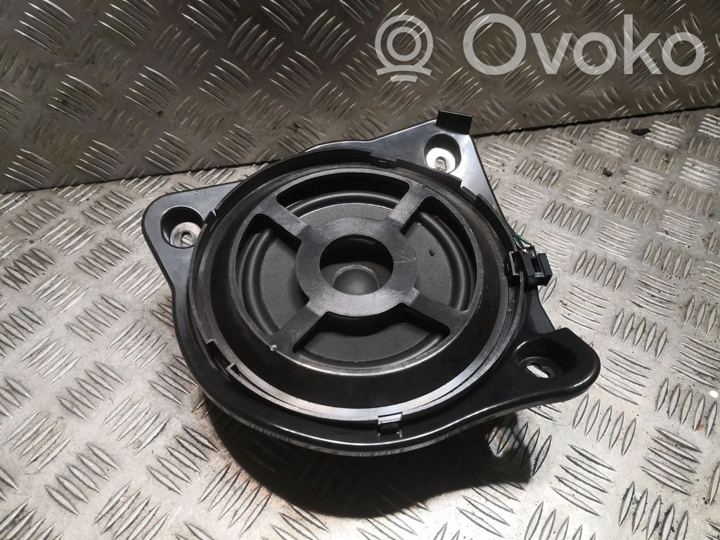 Mercedes-Benz E W213 Altavoz subwoofer 