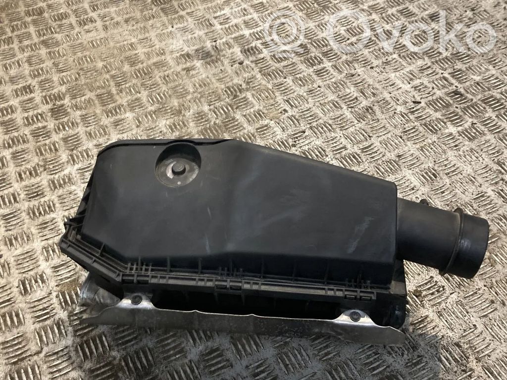 Mercedes-Benz C W203 Obudowa filtra powietrza 