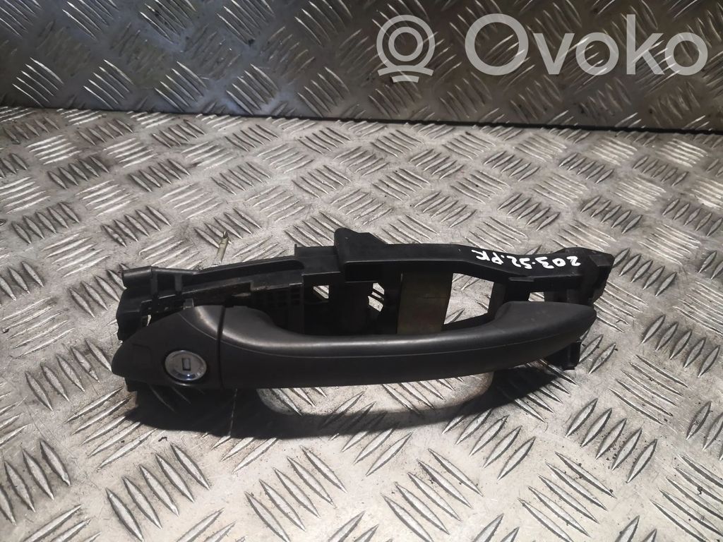 Mercedes-Benz C W203 Klamka zewnętrzna drzwi przednich 