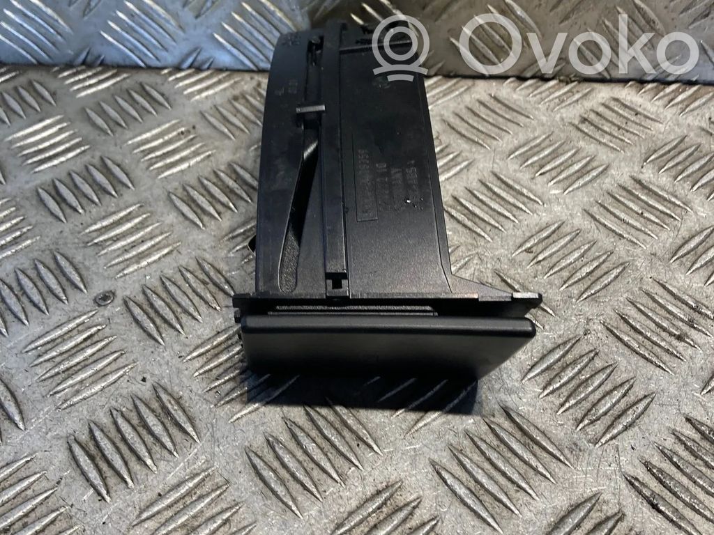 Cup holder   3418359