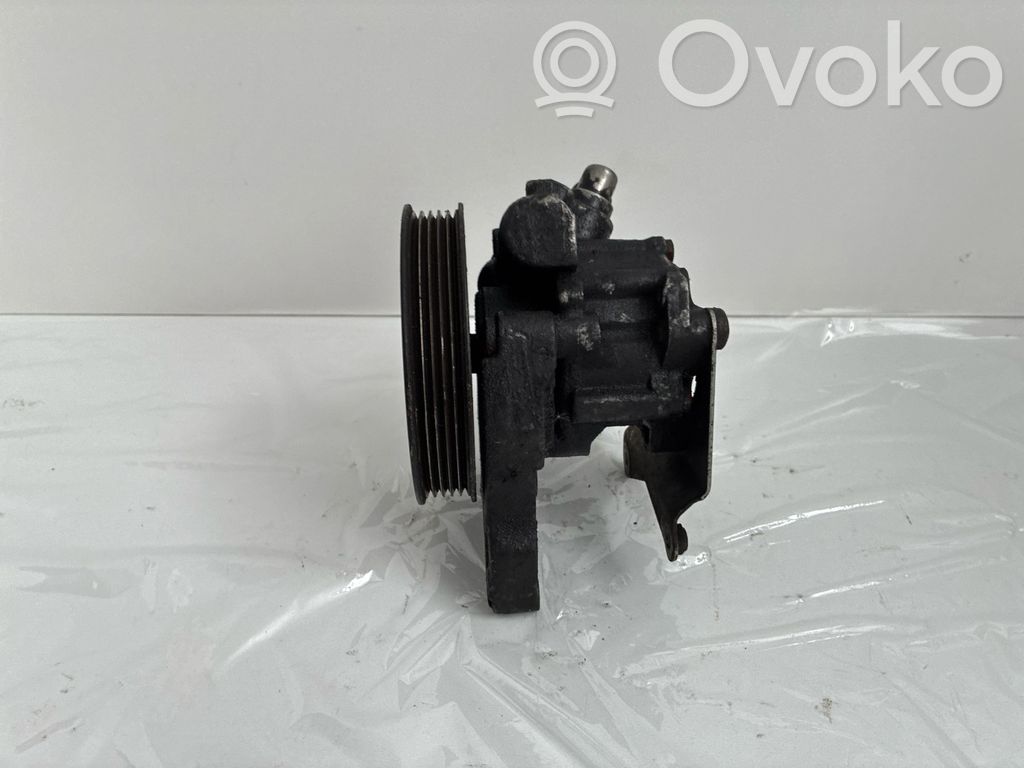 Land Rover Freelander Ohjaustehostimen pumppu 