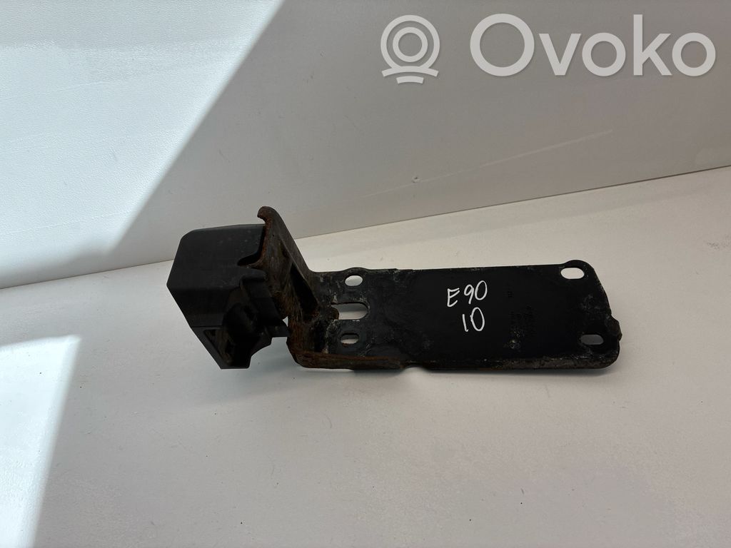 BMW 3 E90 E91 Radiator mount bracket 