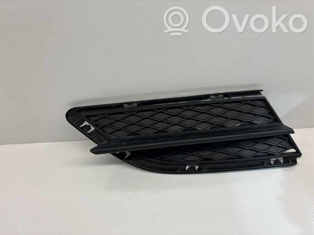 Front bumper lower grill   51117138418