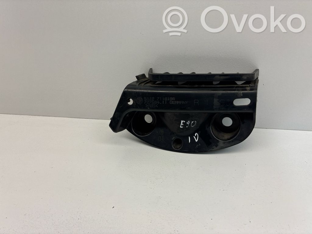 BMW 3 E90 E91 Aizmugurējā bufera montāžas kronšteins 
