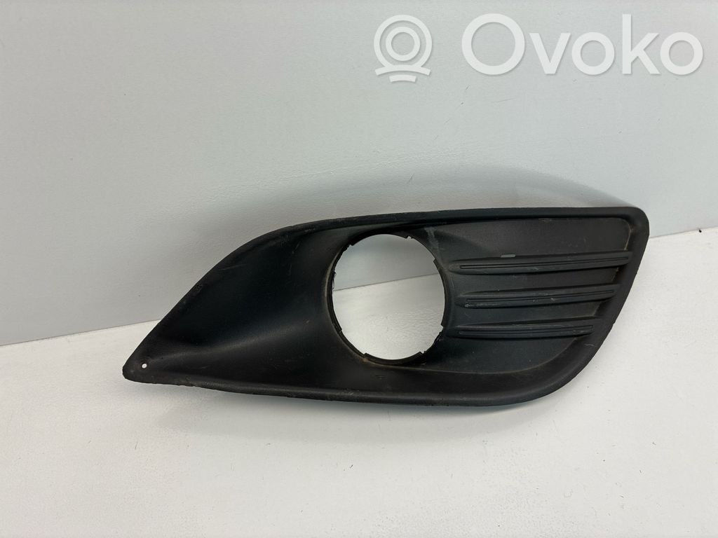 Ford Focus Etusumuvalon ritilä 
