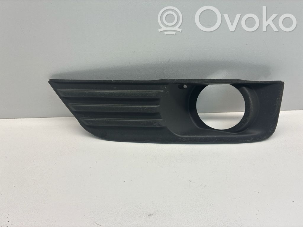 Ford Focus Etusumuvalon ritilä 