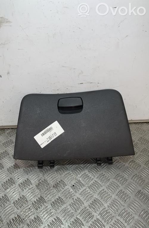 KIA Rio Juego guantera 