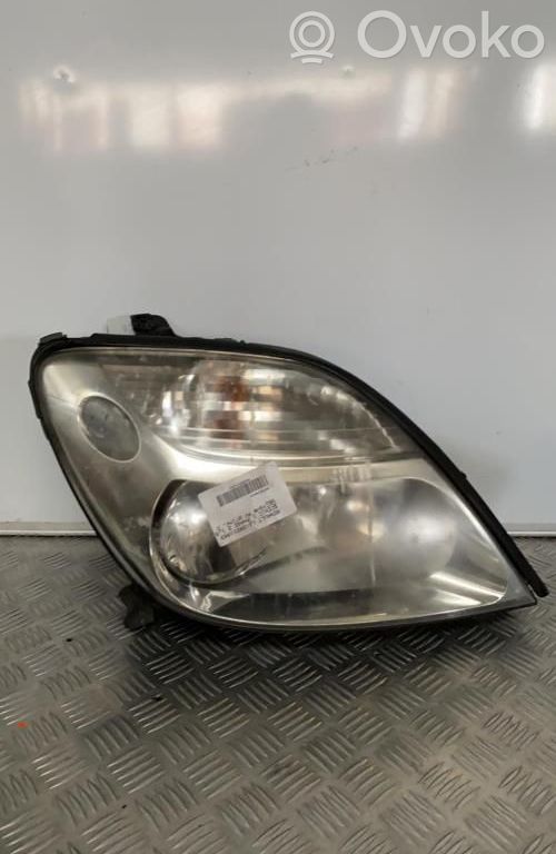 Phare frontale   260102746R