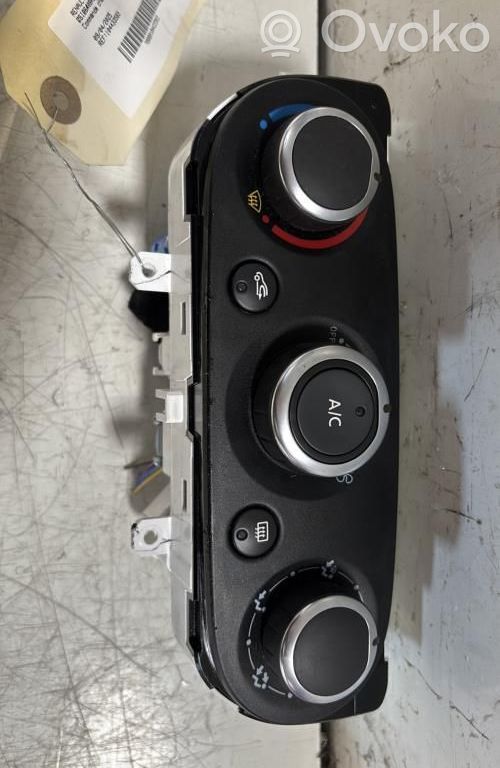 Renault Clio IV Panel klimatyzacji 