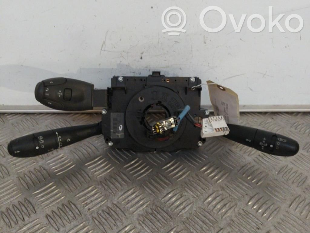 Peugeot 207 Commodo, commande essuie-glace/phare