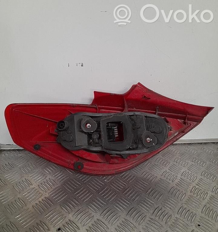 Opel Corsa D Feux arrière / postérieurs 