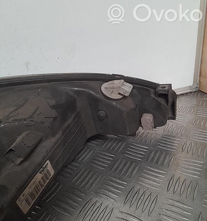 Peugeot 206 Lampa przednia