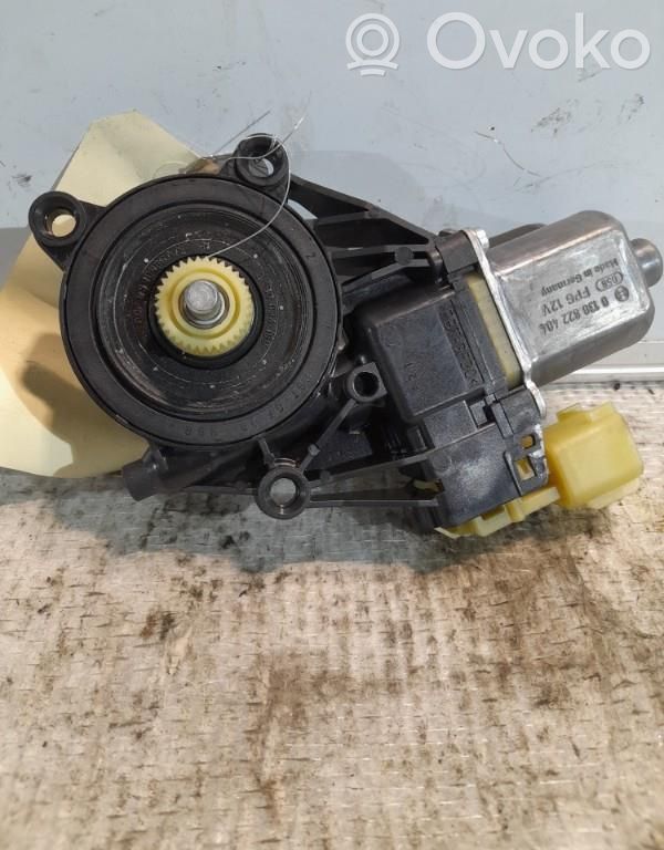 Ford Fiesta Moteur de lève-vitre de porte avant 