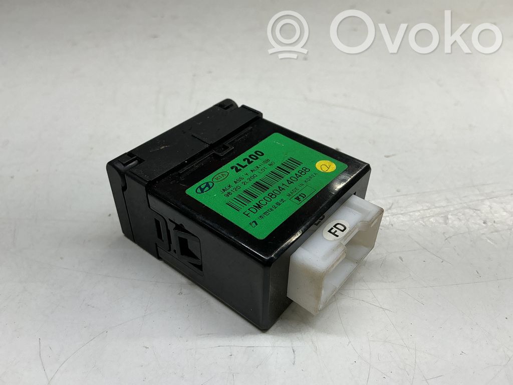 Hyundai i30 Enchufe conector USB 