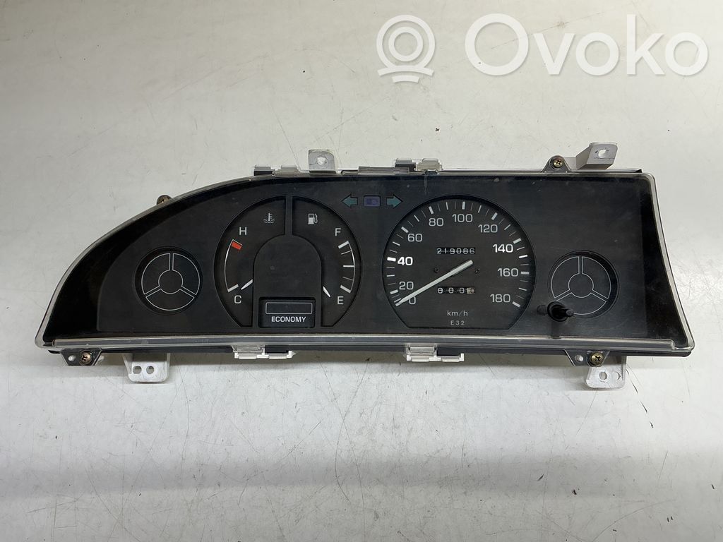 Toyota Corolla E90 Speedometer (instrument cluster) 
