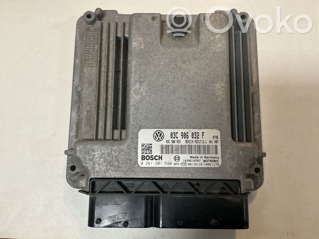 Engine control unit/module   03C906032F,0261201540,03C906032