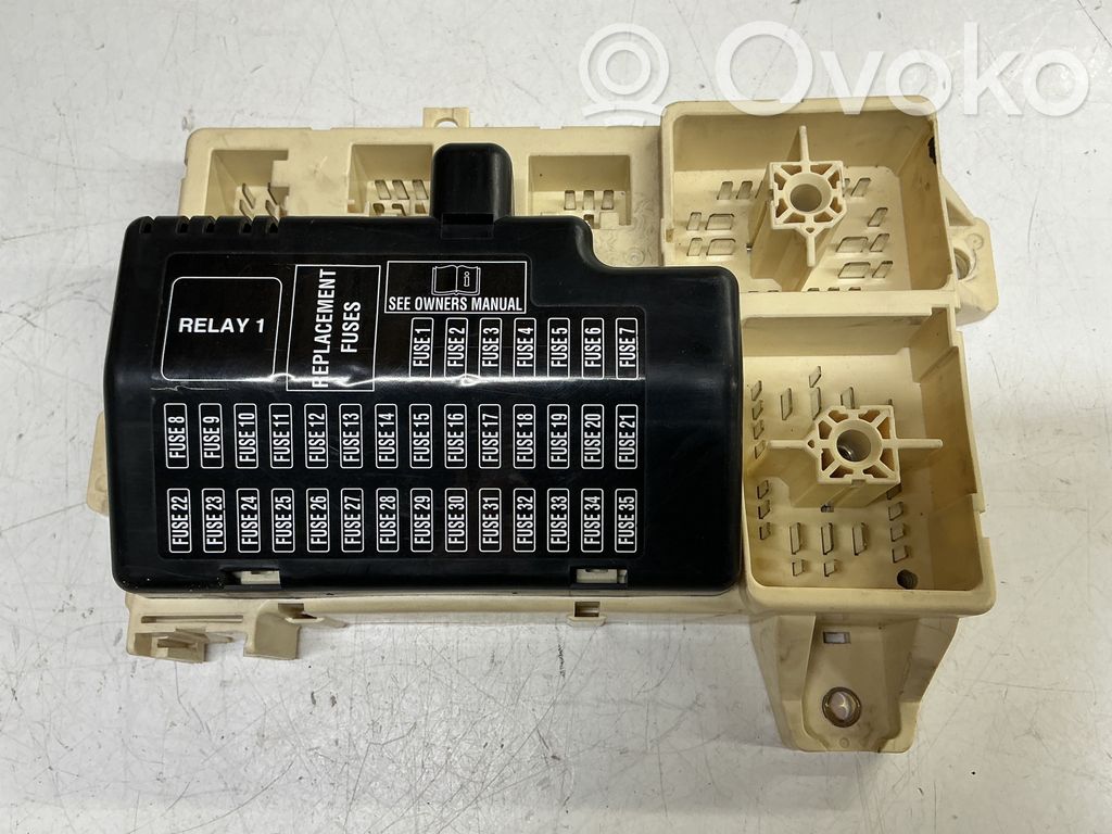 Módulo de fusible   4R8T14A067AB,0811041