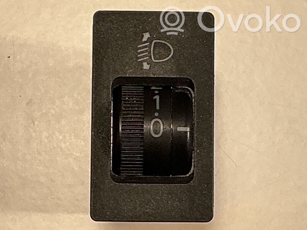 Toyota Corolla Verso E121 Interruptor de control de altura del faro delantero 