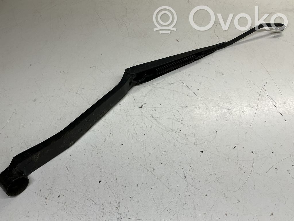 Toyota RAV 4 (XA20) Brazo del limpiaparabrisas delantero 