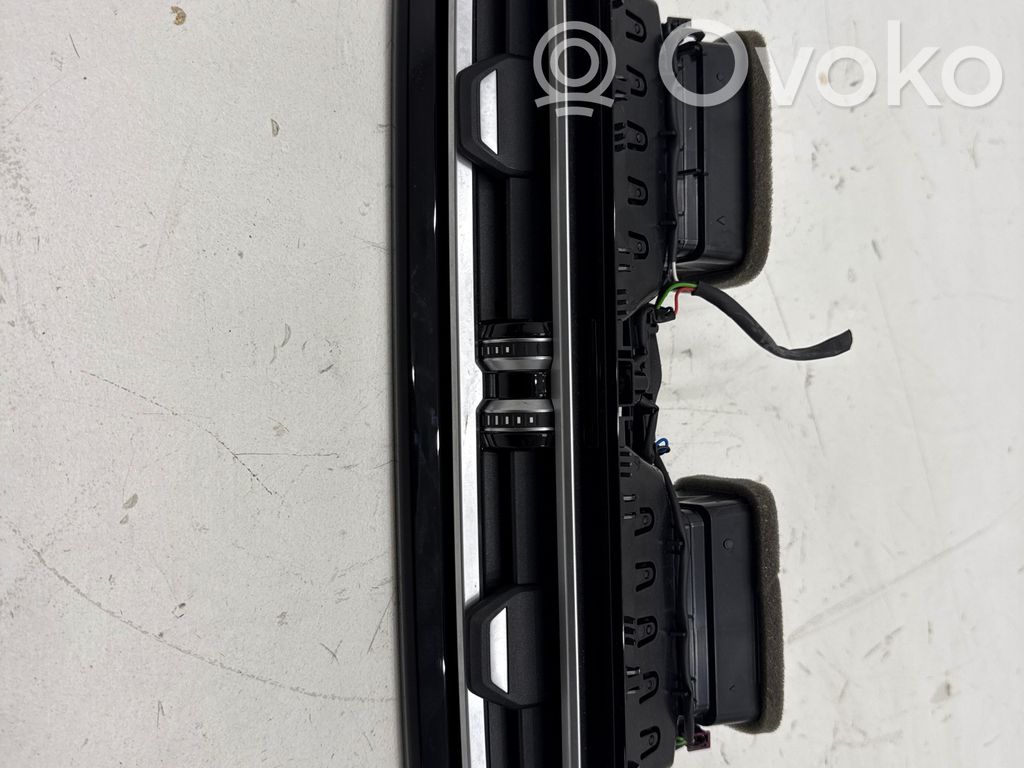 BMW 4 G22 G23 G24 G26 Centrinės oro grotelės 